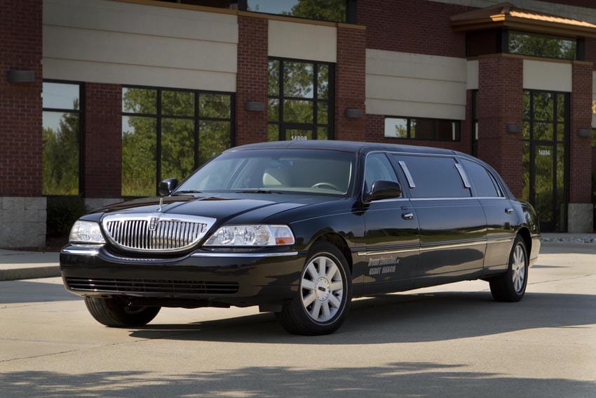 Black-Lincoln-Stretch-Limo